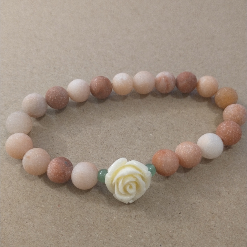 Floral bracelet - Picture 6 of 9